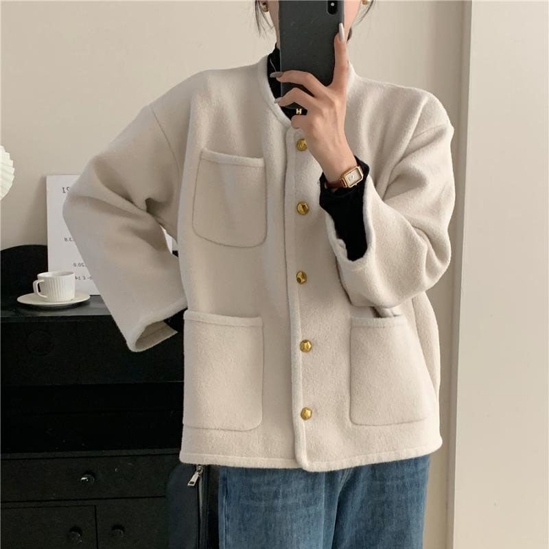 🔥Limited time 50% off🔥Simple Temperament Metal Button Short Coat for women